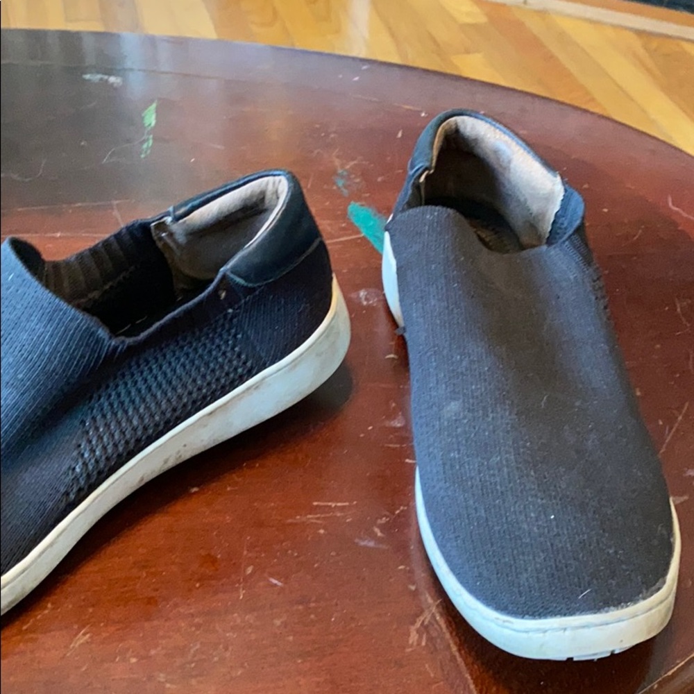 Black Slip-on’s